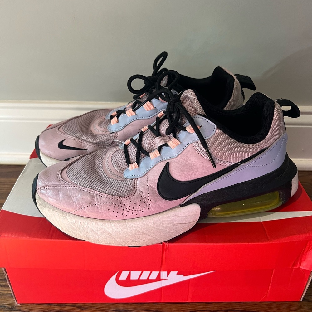 Nike Women’s Air Max Verona Size 9 Purple Black White Green with Box